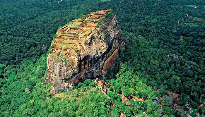 Siringi rock sri lanka tourist place